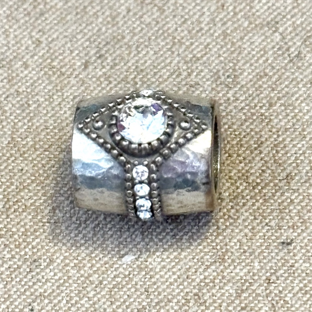 📸Listing! Brighton hammered silver bead Large crystal with smaller ones Retired